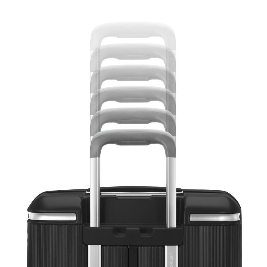 Silhouette 18 Hardside Carry-On Spinner in the color Black. image number 2